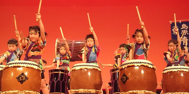 出演依頼の舞台に燃える子どもたち